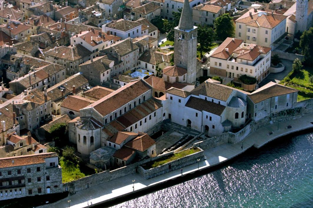 Romeo And Juliet Apartment With Balcony And Sea View Porec Exterior photo